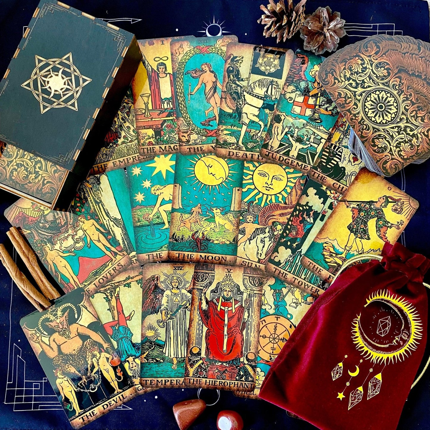 The Rider Waite Borderless Vintage Tarot Deck